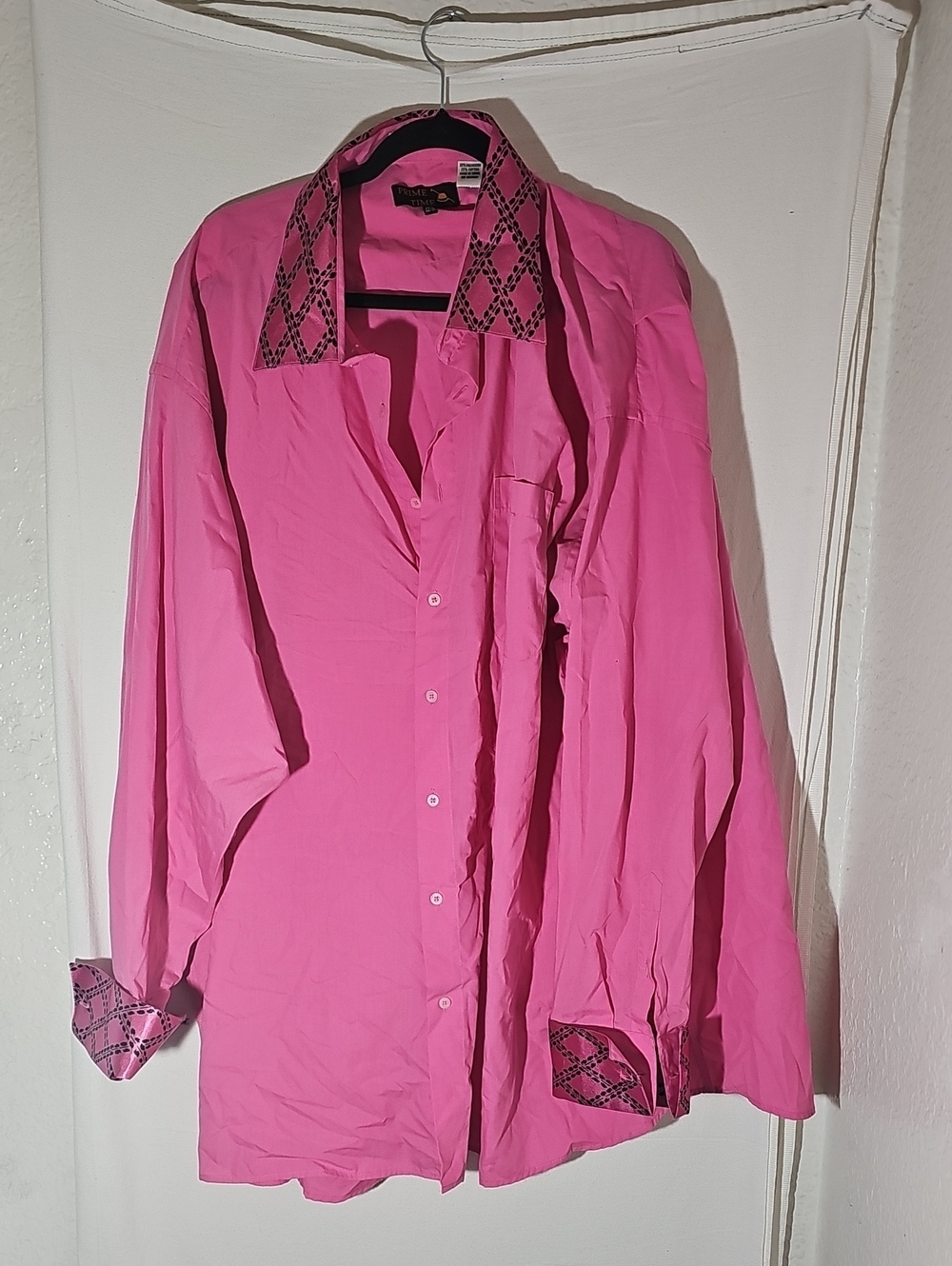 Men's Pink Long-Sleeve Dress Shirt with Patterned Trim